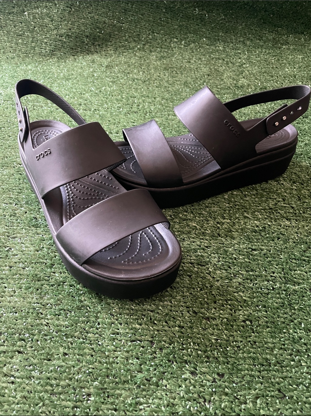 Crocs Brooklyn Black Low Wedge Platform Sandals Women’s Size 9